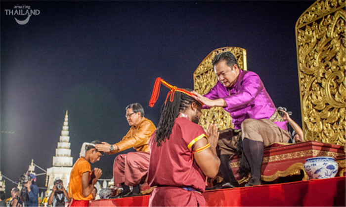 World-Wai-Kru-Muay-Thai-ceremony-2016-02-500x300.jpg